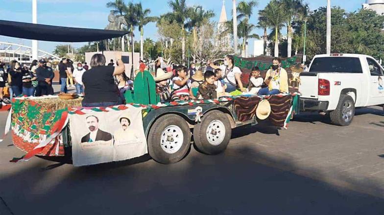 Colorido y concurrido desfile revolucionario en Cajeme