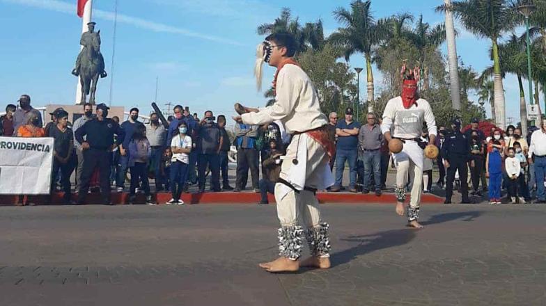 Colorido y concurrido desfile revolucionario en Cajeme