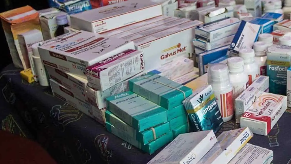 Cofepris alerta por venta de medicinas falsificadas