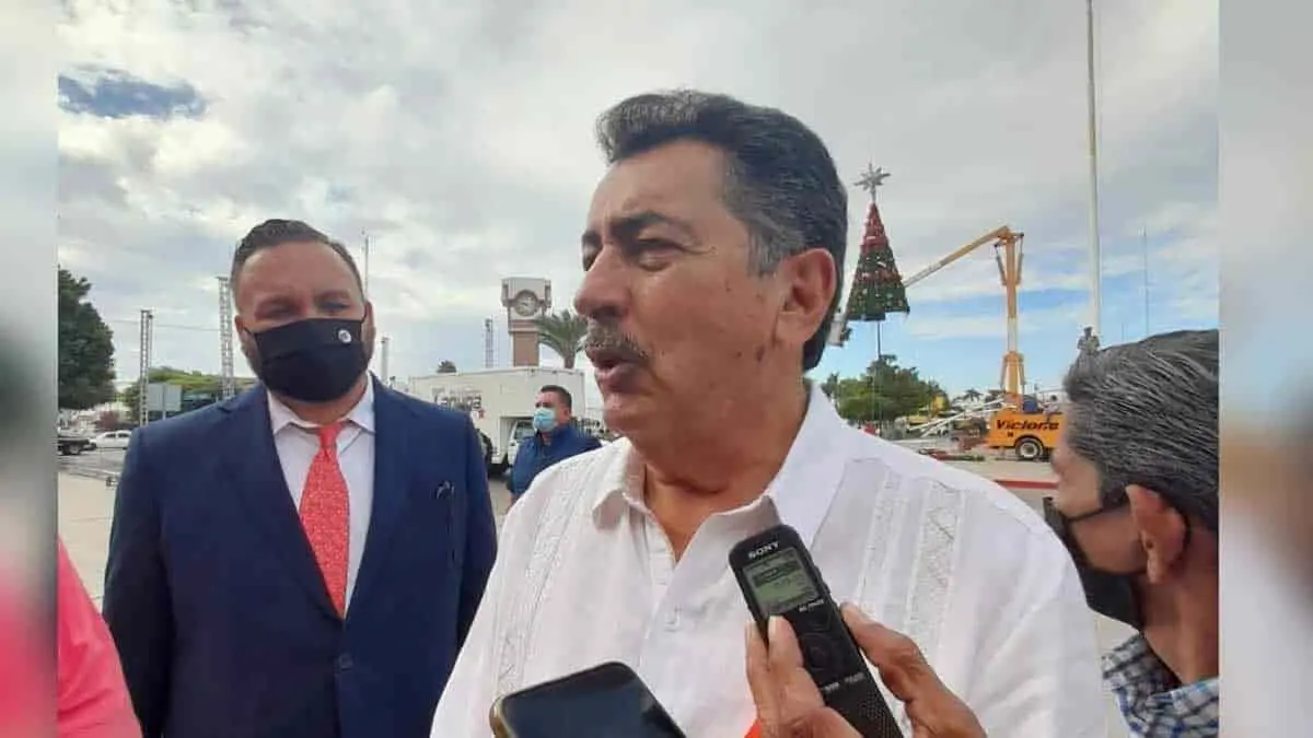 Ningún exfuncionario debe traer de escolta a municipales