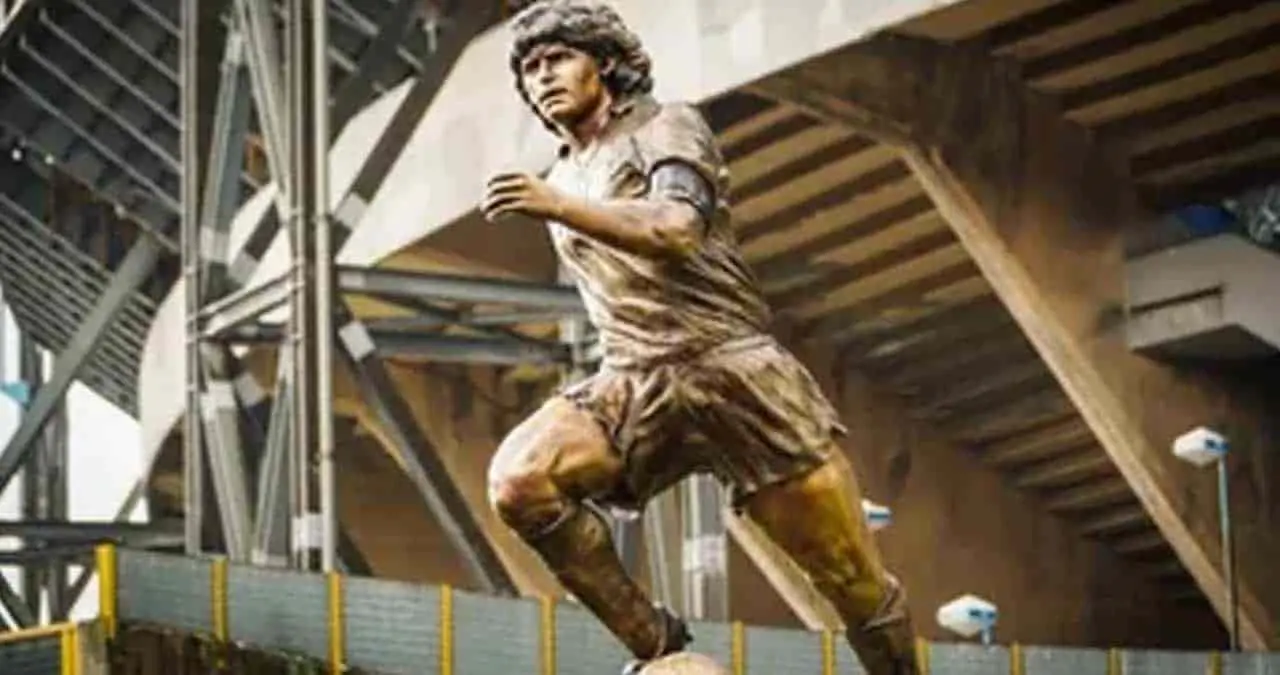 Conmemoran a Maradona a un año de su partida en Italia