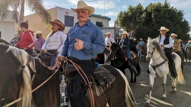 Realizan cabalgata revolucionaria en el Mayo