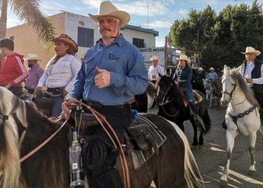 Realizan cabalgata revolucionaria en el Mayo