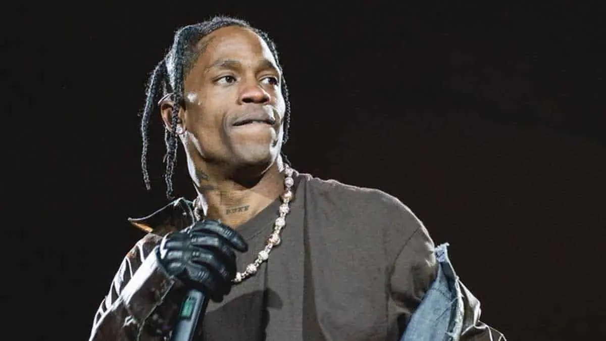 Padres de niño muerto en show de Travis Scott rechazan su ayuda