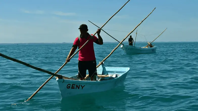 Endeudados, pescadores ribereños