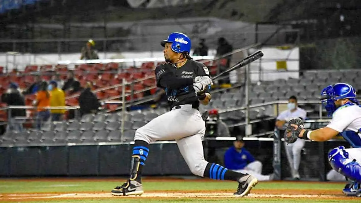 Yaquis doblega a Charros en su casa