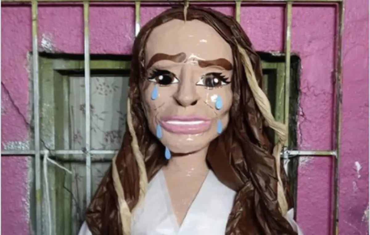 Ridiculizan a Galilea Montijo con una piñata