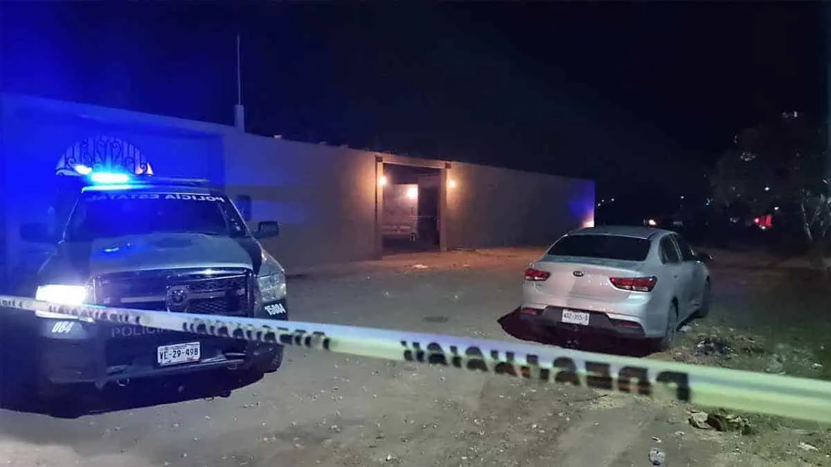 Hallan a hombre muerto en salón de eventos