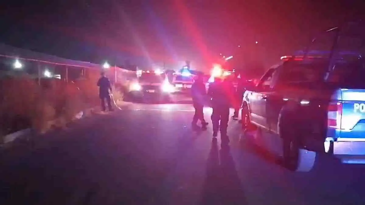 Encuentran 3 cuerpos entamalados en la calzada Clayton