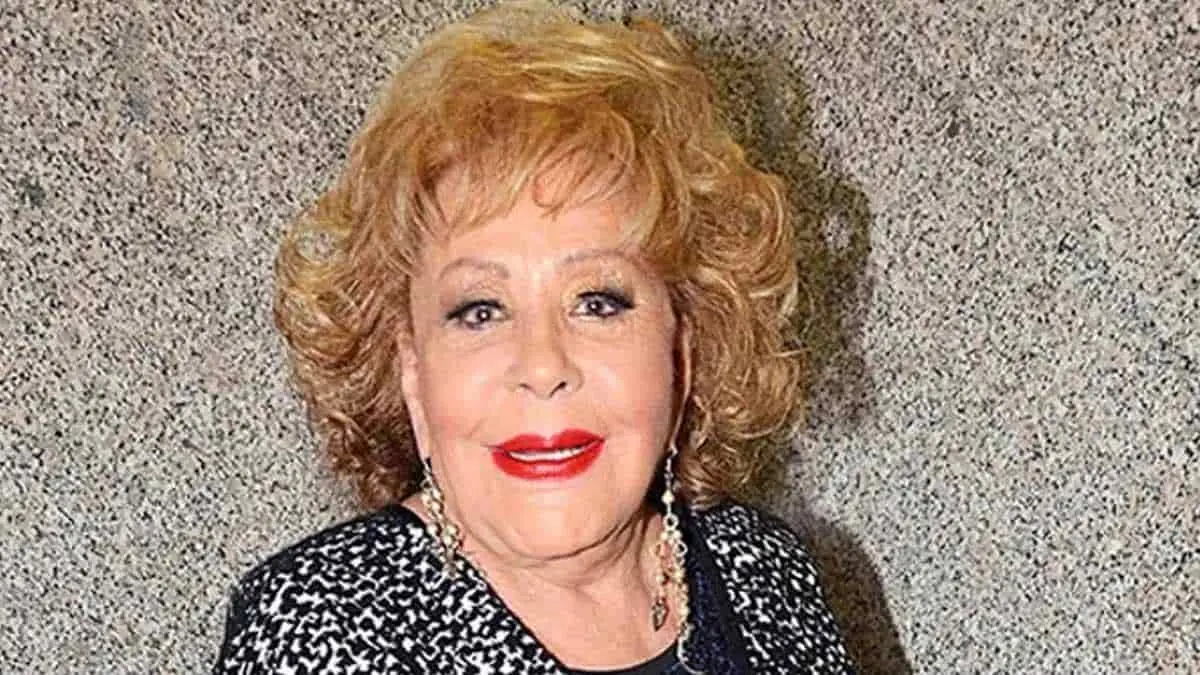 Hospitalizan de emergencia a Silvia Pinal