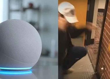 Alexa reta a niña a meter moneda en el enchufe