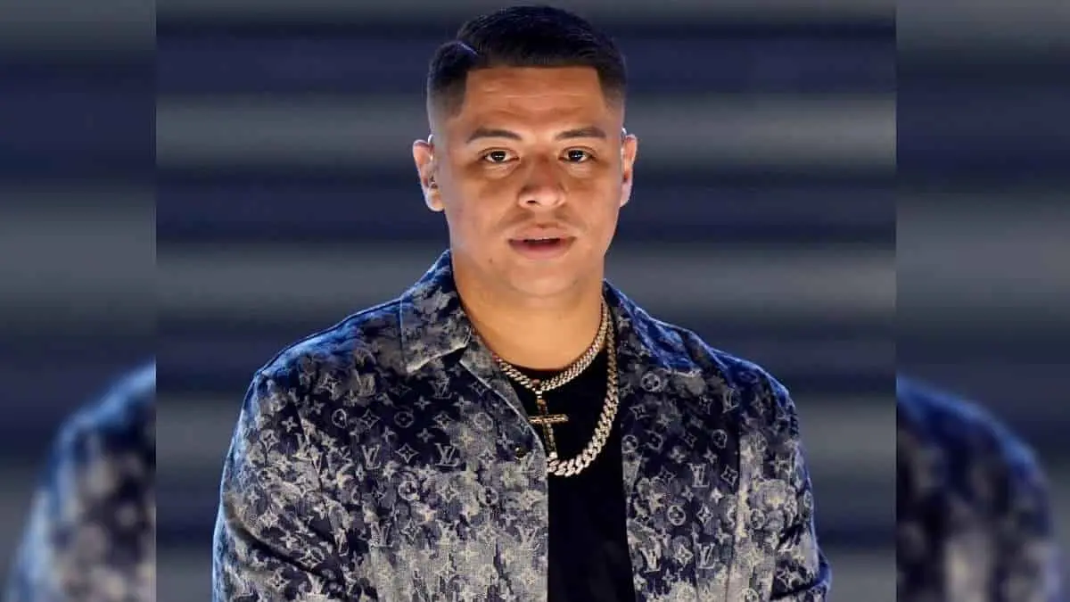 Vocalista de Grupo Firme reaparece tras ser hospitalizado