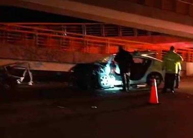 Choca carro con puente peatonal de la México 15