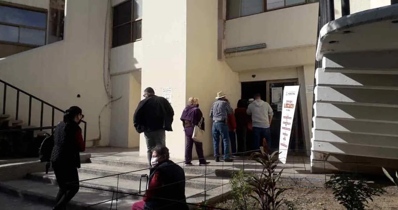 Contribuyentes inician el año pagando impuestos