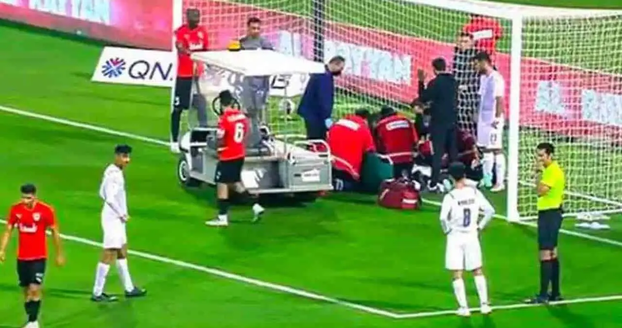 Futbolista convulsiona durante el partido y suspenden el juego