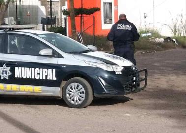 Abandonan cadáver encobijado en Urbi