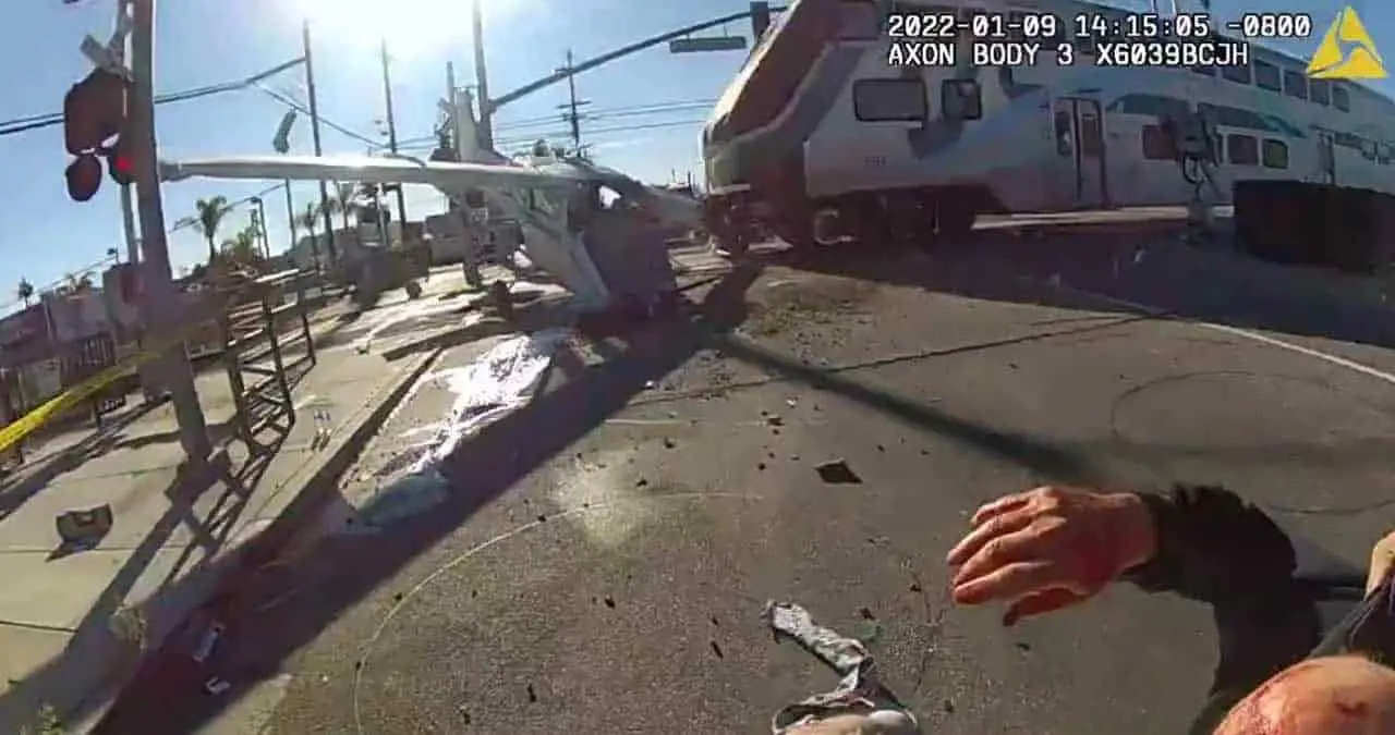 Video. Impactantes imágenes de cómo rescatan a piloto de avioneta