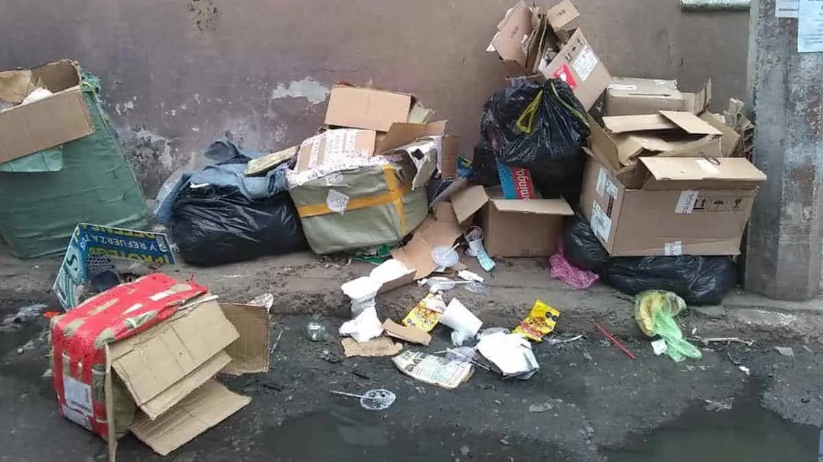 Luce lleno de basura el centro