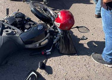 Embiste a motociclista en el Centro y huye