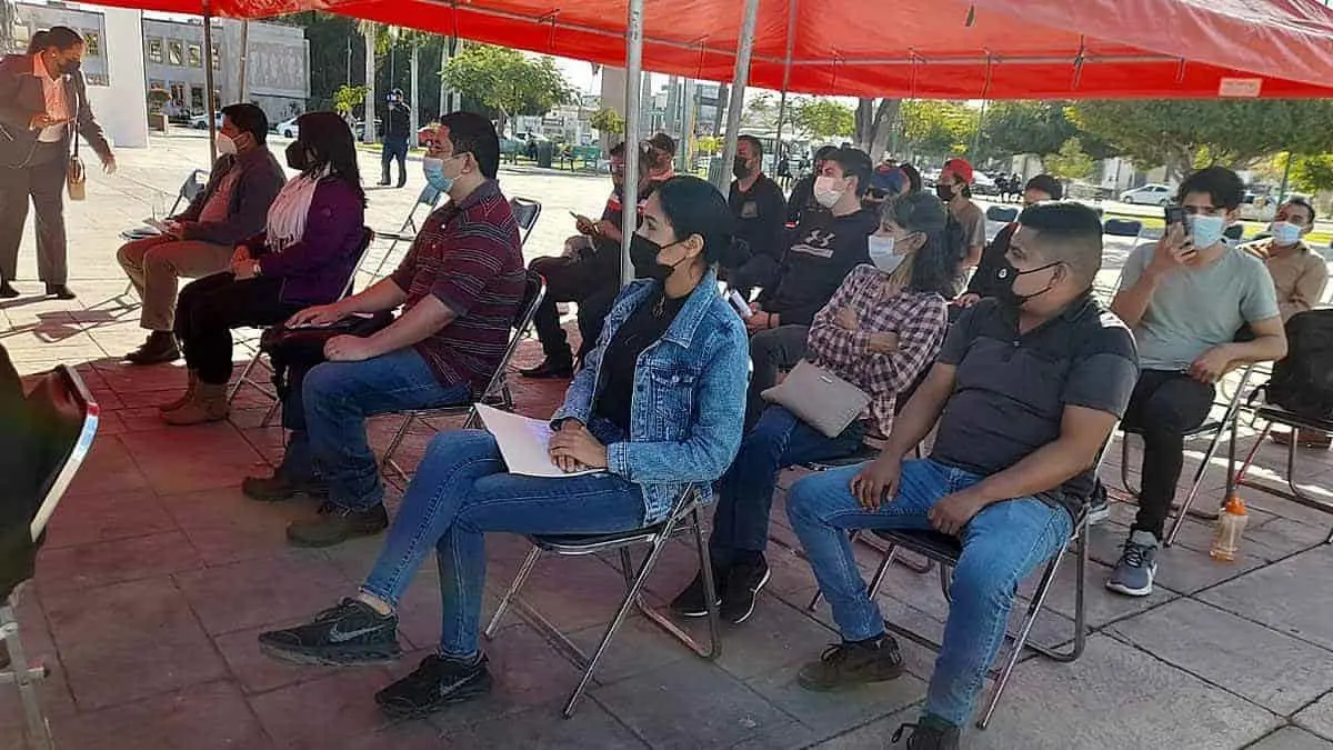 Jóvenes quieren cobrar beca sin trabajar y ofrecen moche