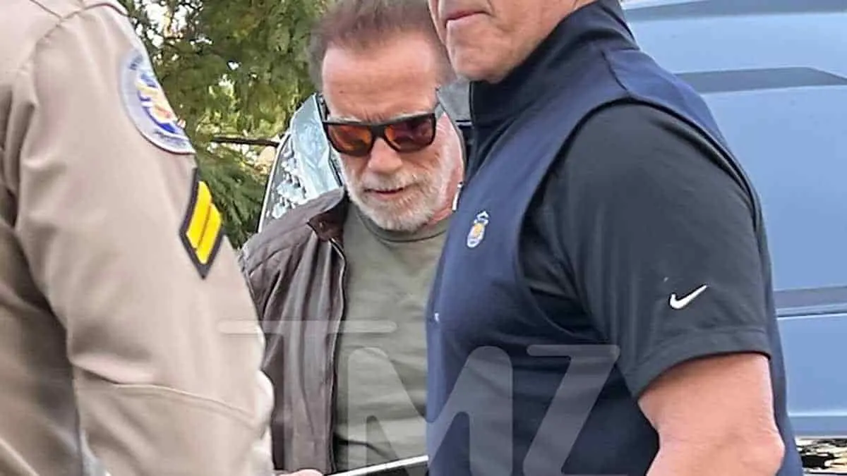 Arnold Schwarzenegger provoca aparatoso accidente en Los Ángeles