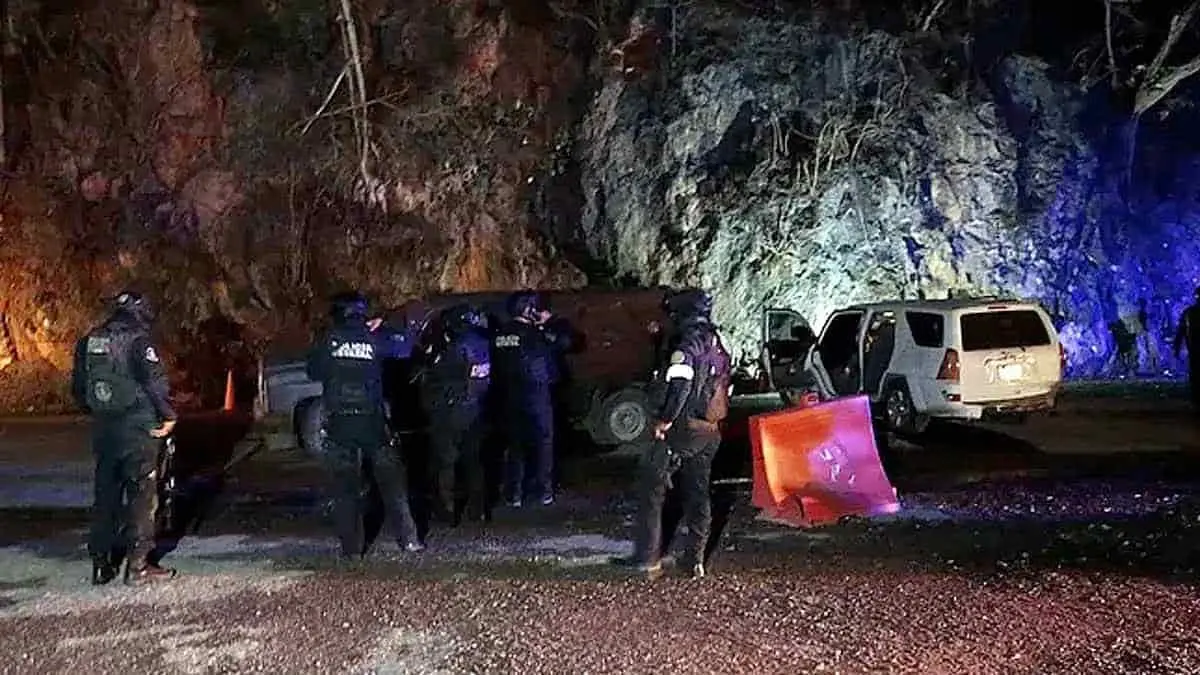 Desconocidos queman vivos a 3 jóvenes dentro de su casa