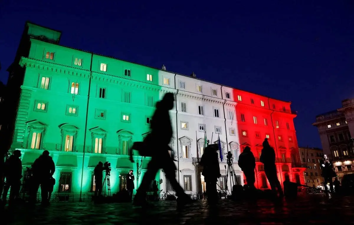 Italia multa a personas no vacunadas; pagarán 2 mil 300 pesos