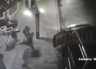 Video. Hombres encapuchados secuestran a mujer