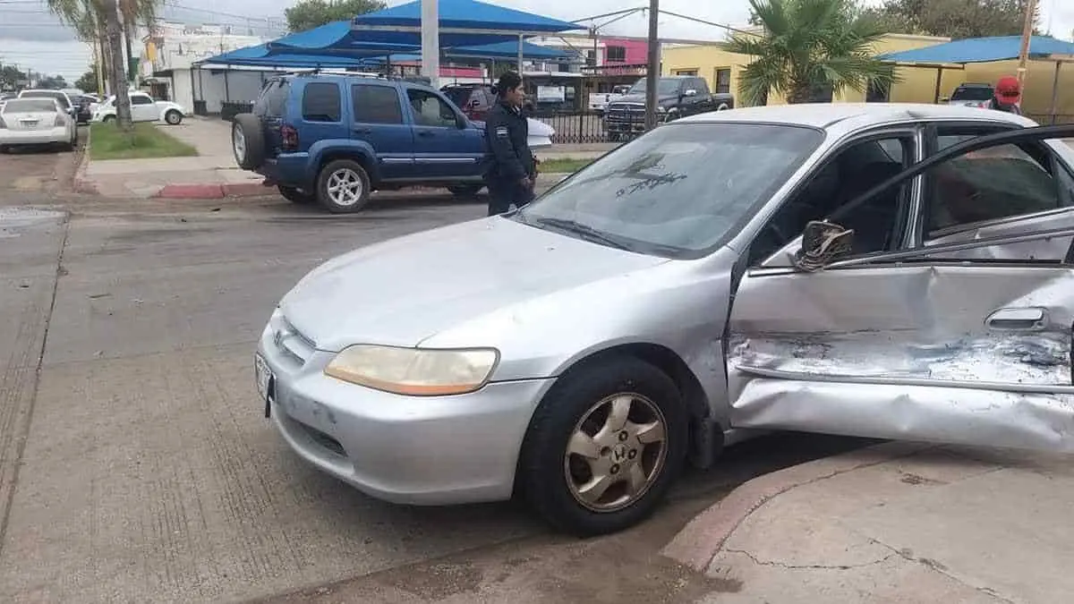 Aparatoso choque en la Coahuila