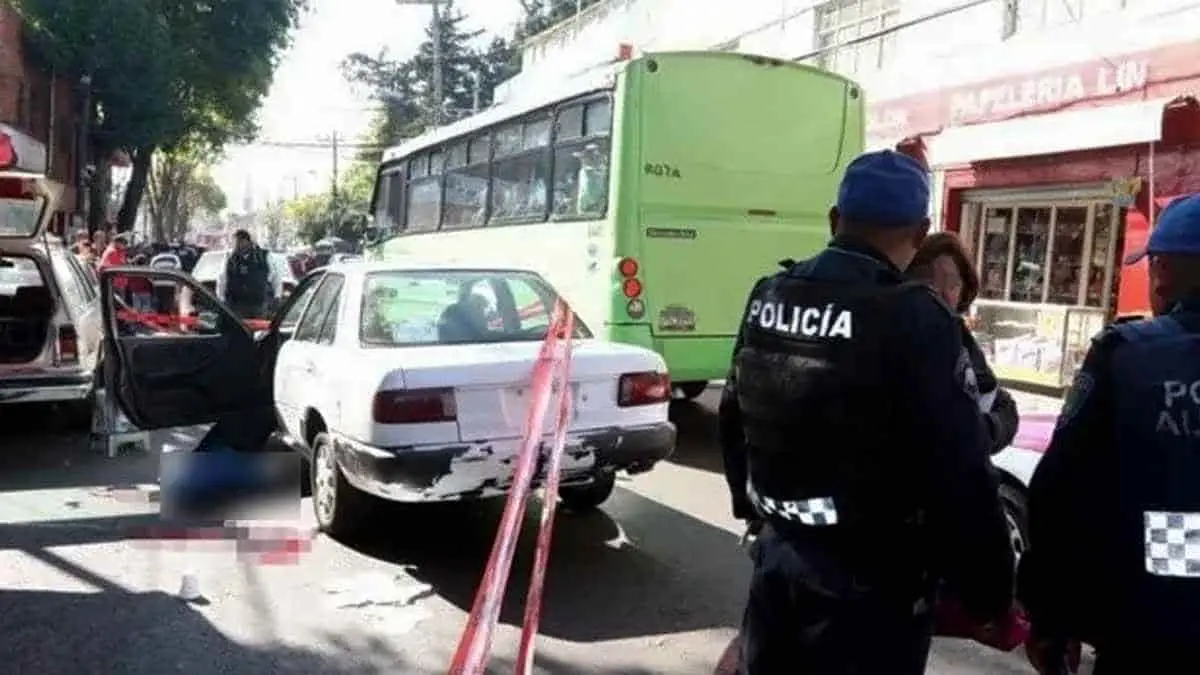 Harto de su extorsionadora, tamalero saca su pistola y la mata