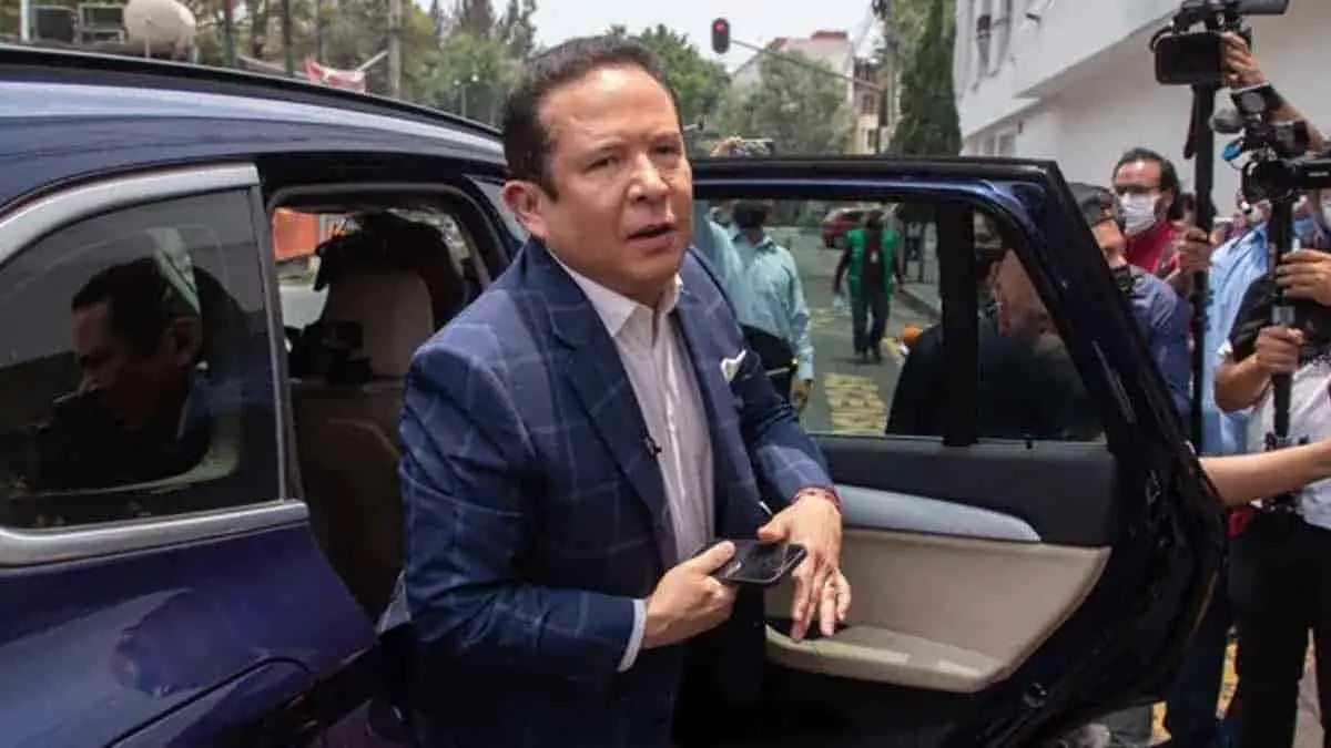 Gustavo Adolfo Infante y su mamá demandan a Alfredo Adame