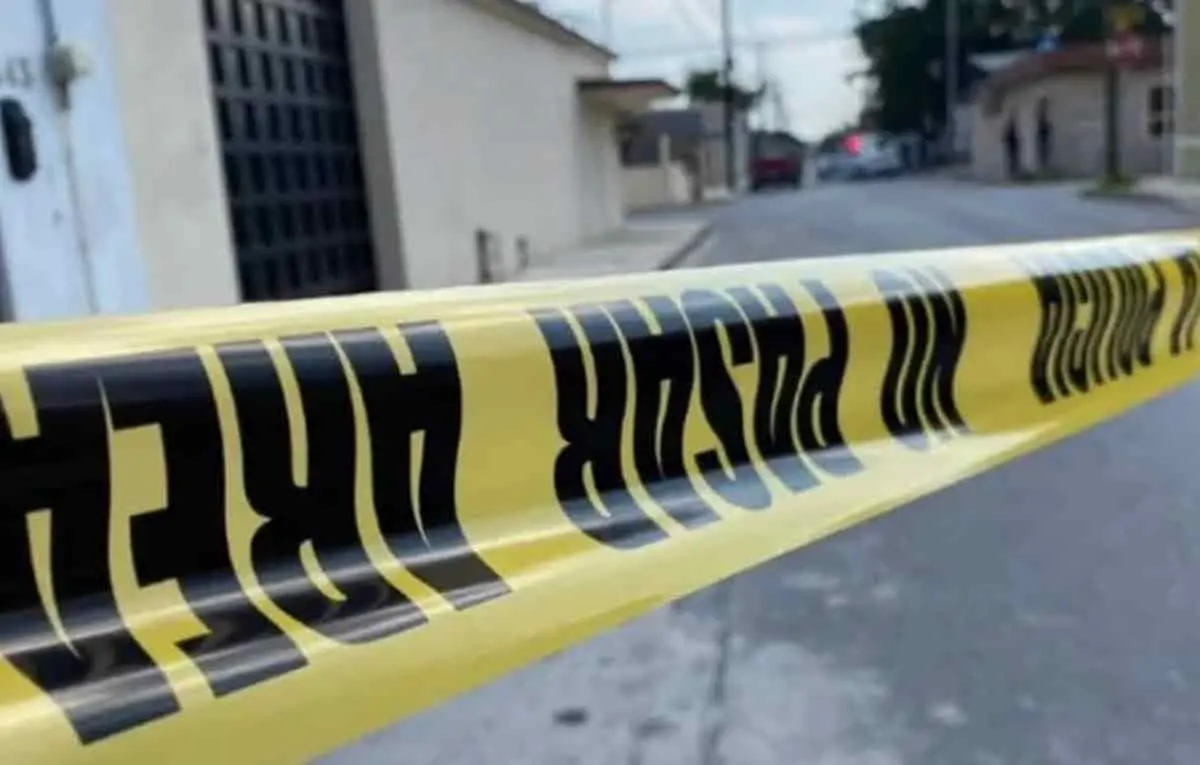 Niño se asoma a ver la llegada de sus padres pero cae y muere