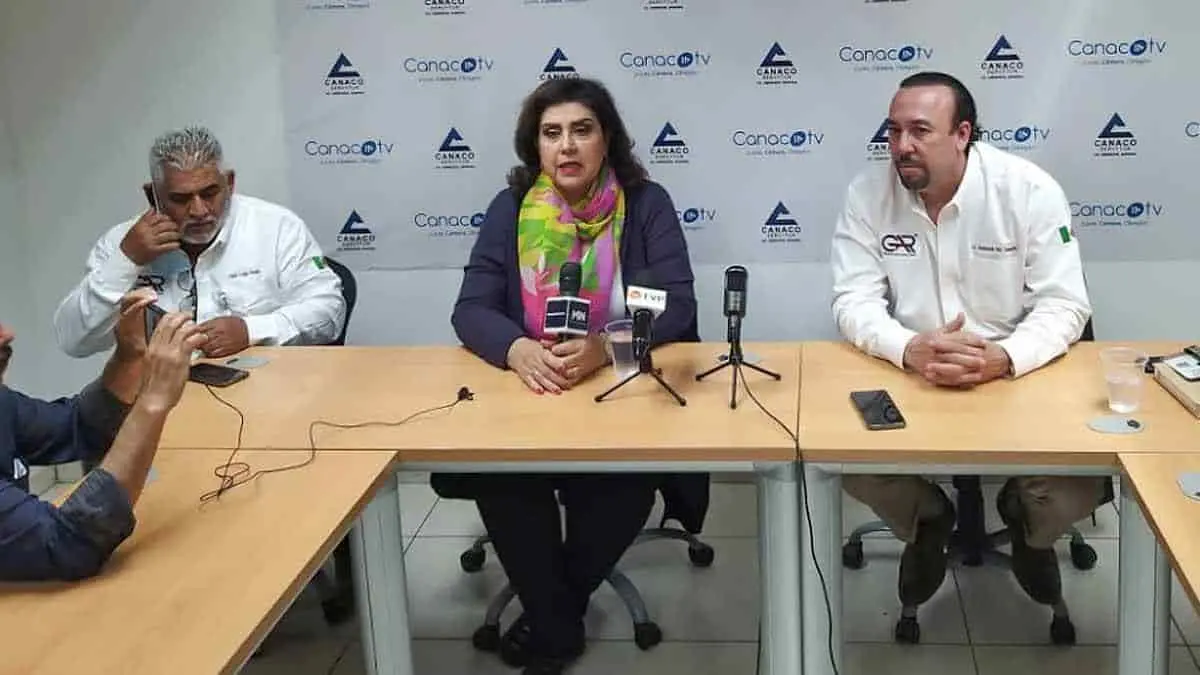 Buscan evitar coyotaje al legalizar automóviles "chuecos"
