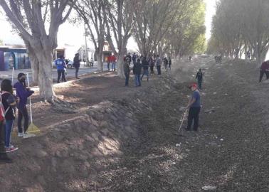 Jóvenes dan cátedra de limpieza a vecinos de Villa Bonita