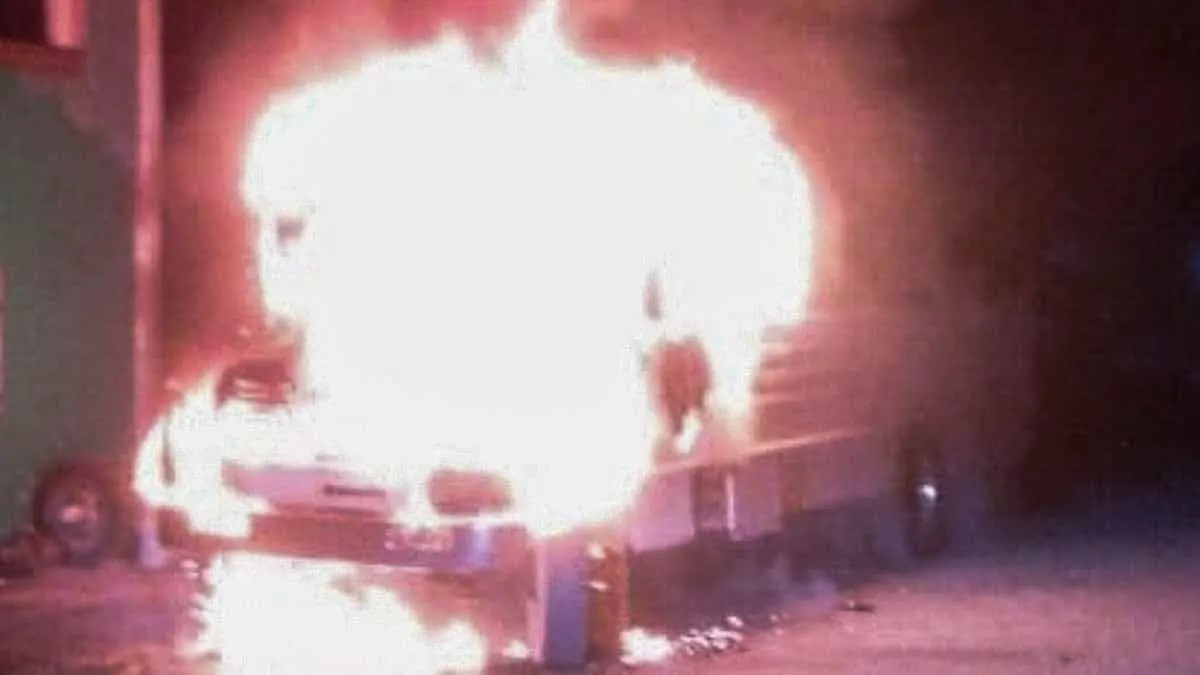 Se incendia autobús en la Aves del Castillo