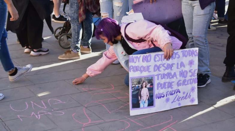 Marchan mujeres por sus derechos