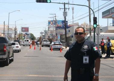 Conductores irrespetan trabajos de reparación