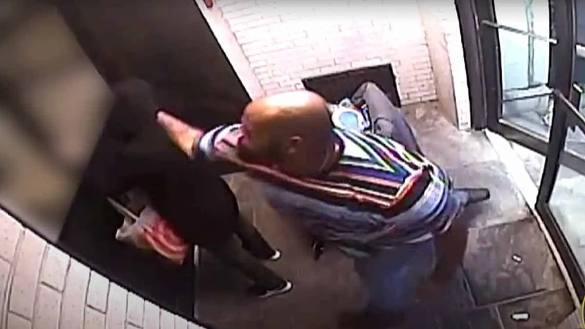 Video. Anciana es brutalmente golpeada en Nueva York