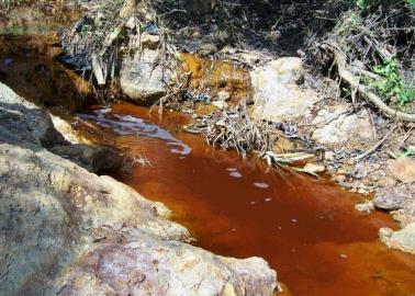 El río los enfermó; químicos aún persisten en acuíferos