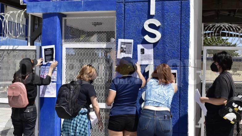 Alumnas del Cbtis 188 suspenden clases