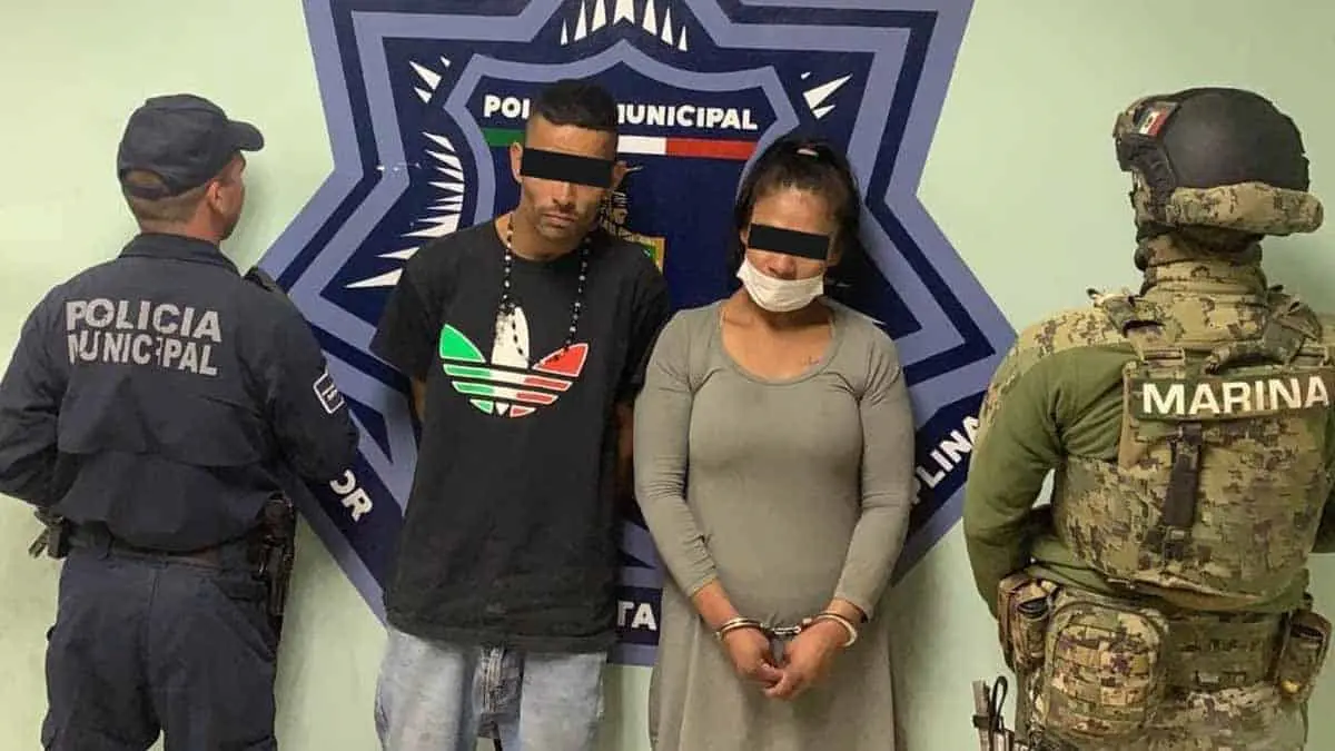Capturan a pareja de robacarros