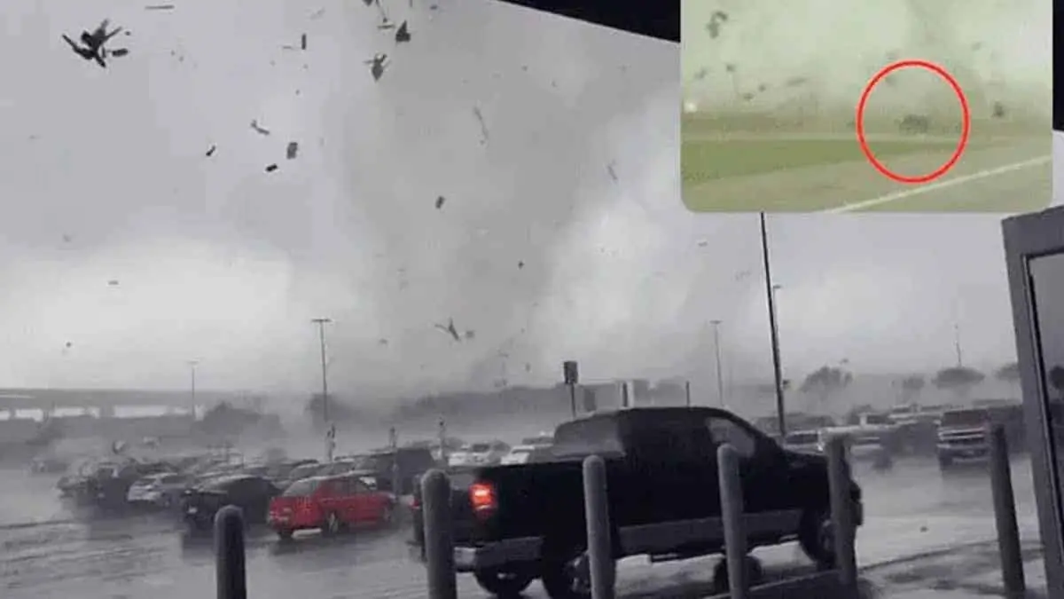 VIDEO. Fuerte tornado arrastra camioneta y la voltea
