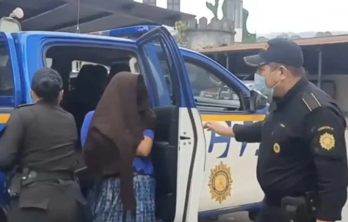 Mujer embarazada decapita a su esposo tras intento de violación