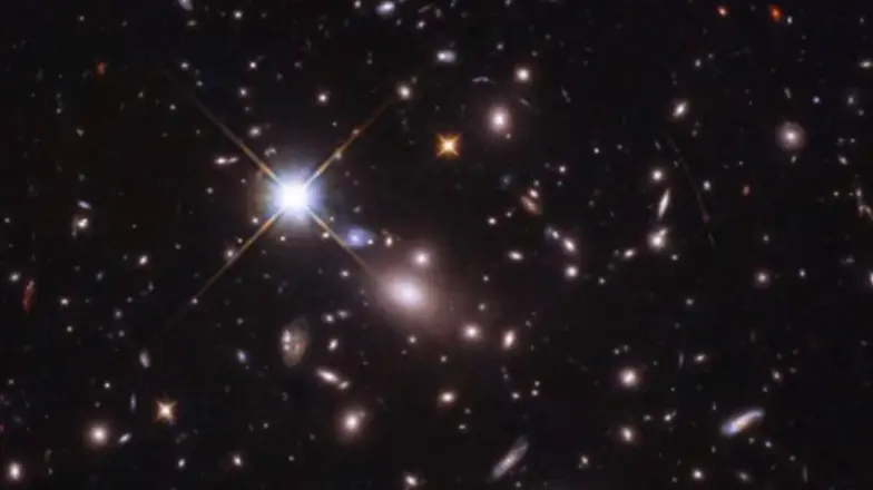 Nasa: Hubble detecta la estrella más lejana jamás vista Nasa: Hubble detecta la estrella más lejana jamás vista