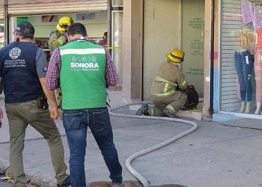 Sofocan incendio en oficinas de la colonia Centro Sofocan incendio en oficinas de la colonia Centro