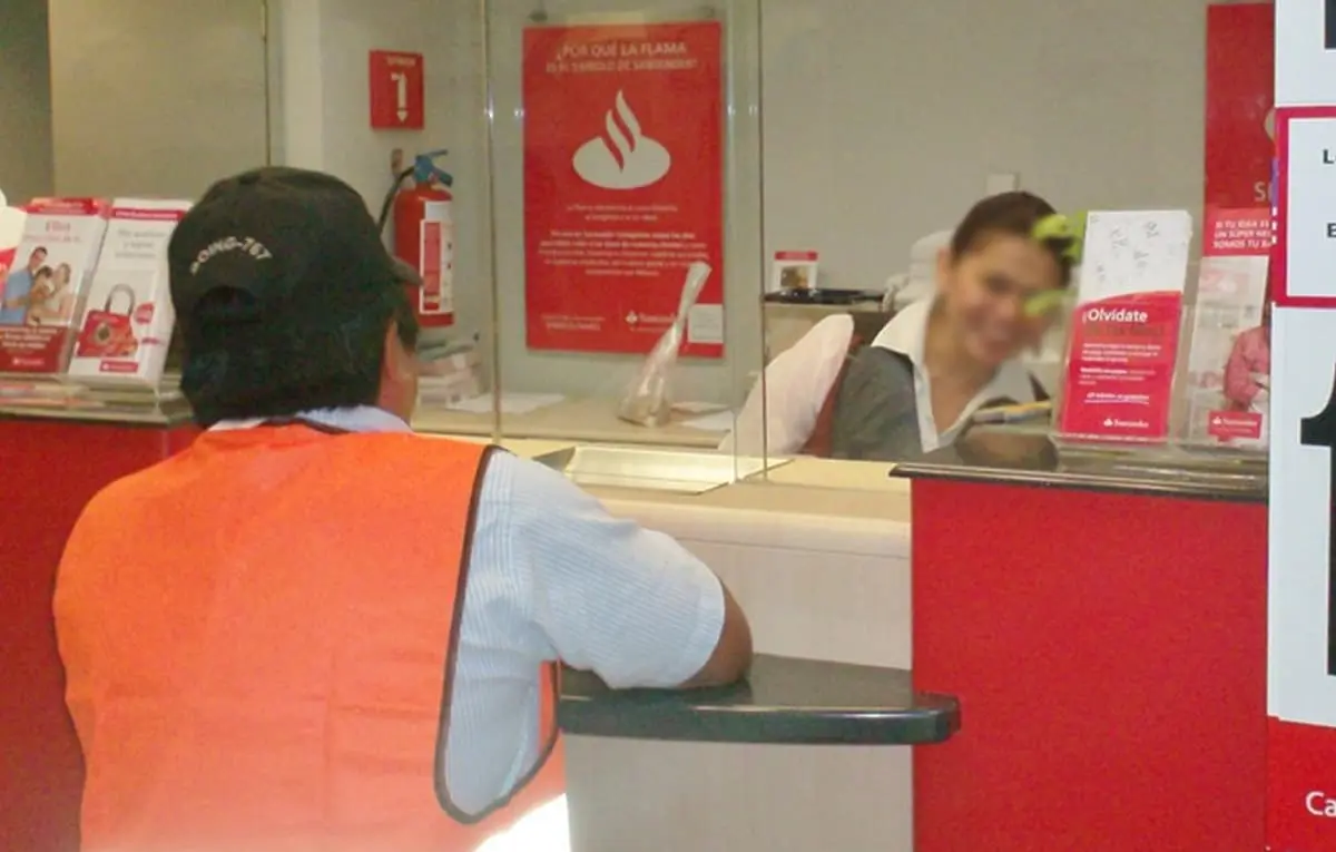 Fue a retirar a Santander y lo despojaron de 2 millones de pesos