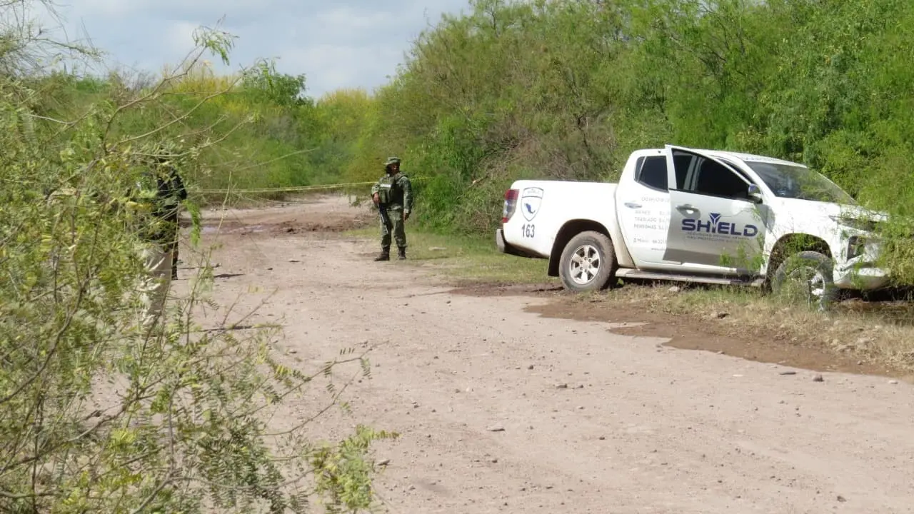 Roban camioneta a guardias de seguridad
