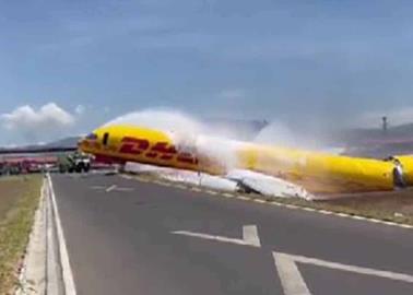 Video. Avión de DHL se accidenta tras un aterrizaje de emergencia