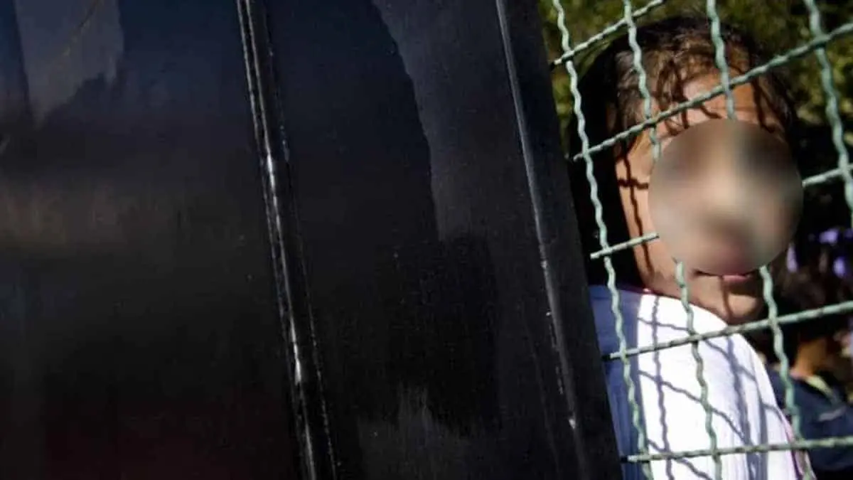 Niña apuñala a su mamá por no dejarla salir a jugar