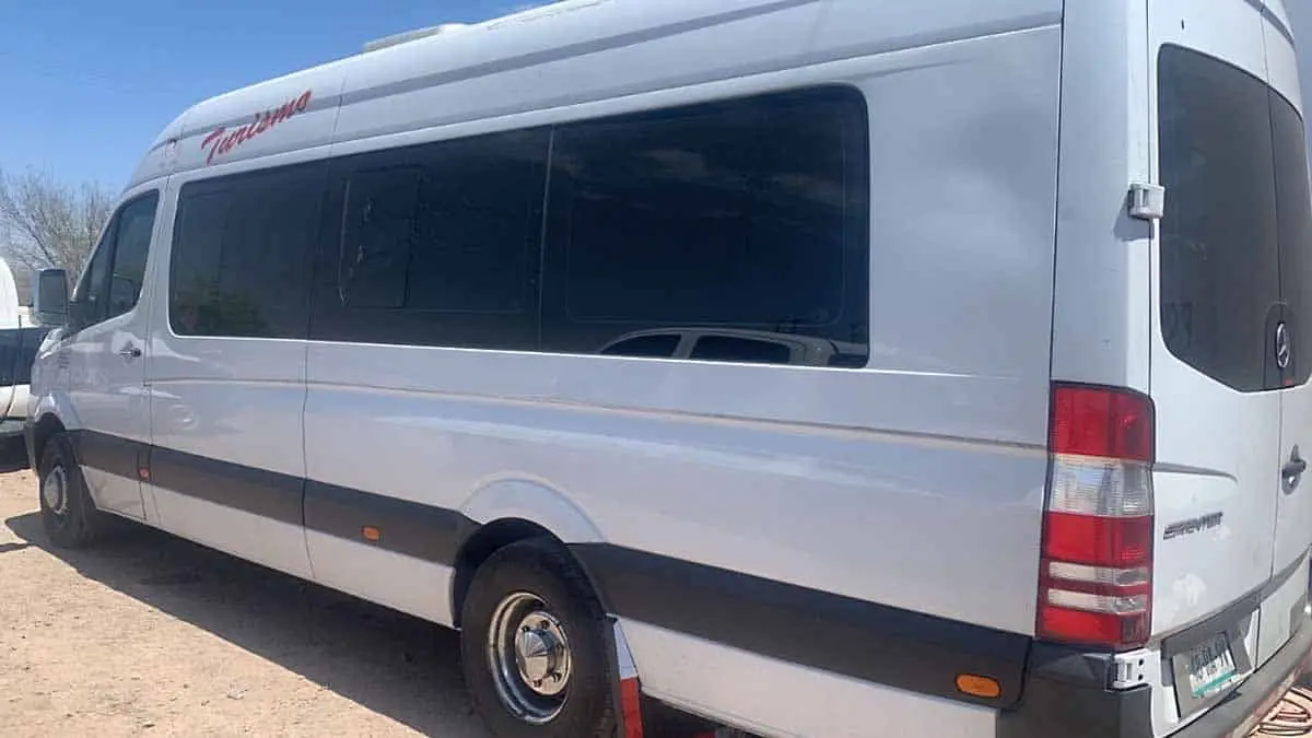 Detienen camioneta con 10 cubanos en Hermosillo